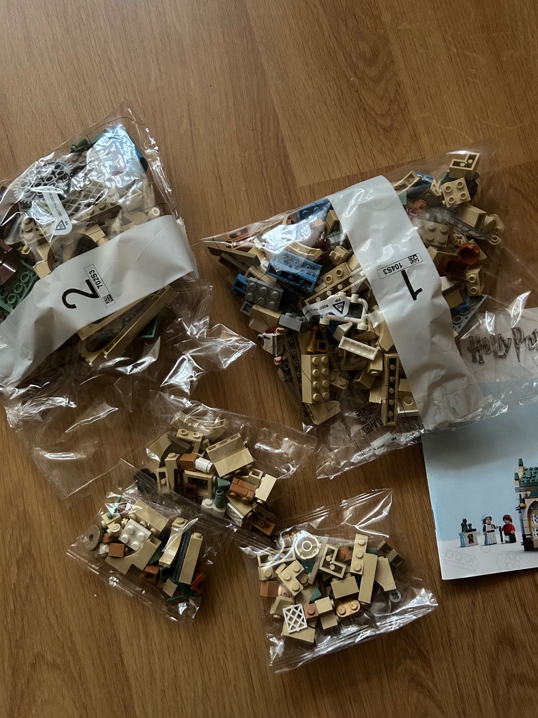 Конструктор LEGO Harry Potter™ Лікарняне крило Хогвортса (76398) — магічна будів — фото 5